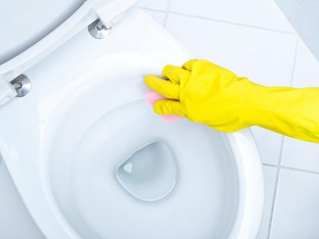 Jak czyścić toaletę bez środków chemicznych?